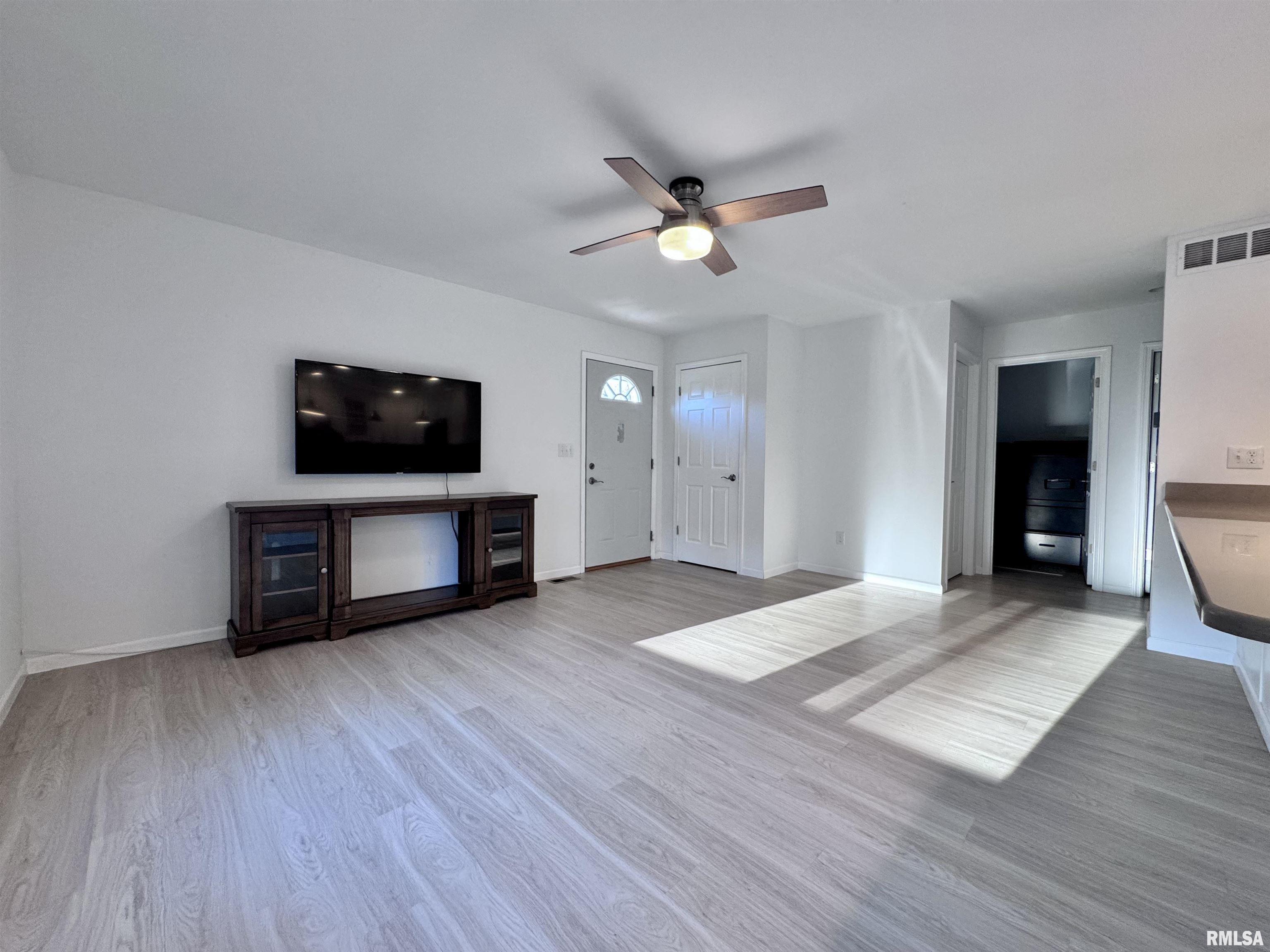 80 South Yorktown Road Macomb, IL 61455 - Photo 3 of 28