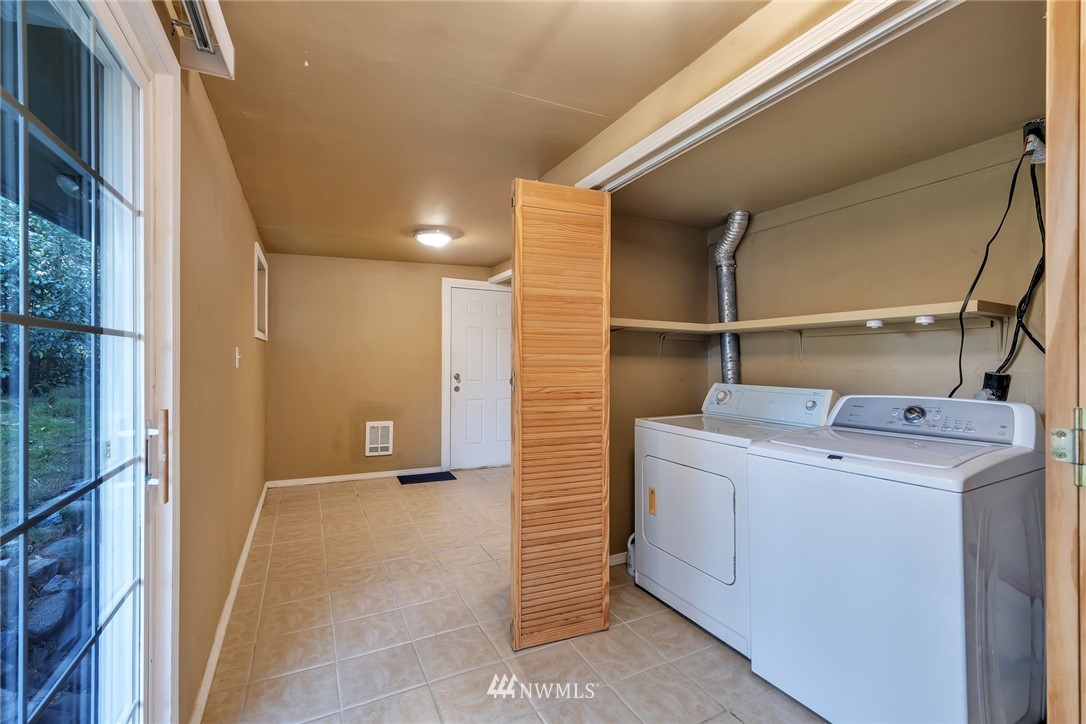 3407 Northeast 6th Place Renton, WA 98056 - Photo 12 of 16