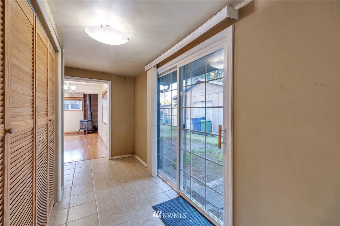 3407 Northeast 6th Place Renton, WA 98056 - Photo 13 of 16