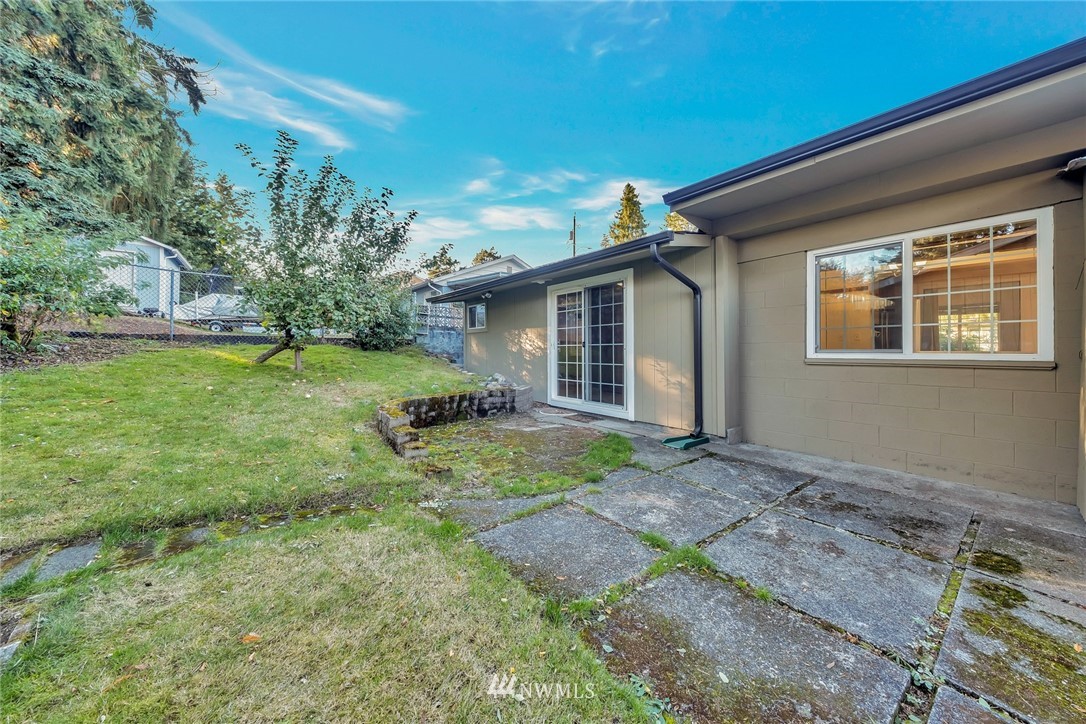 3407 Northeast 6th Place Renton, WA 98056 - Photo 14 of 16