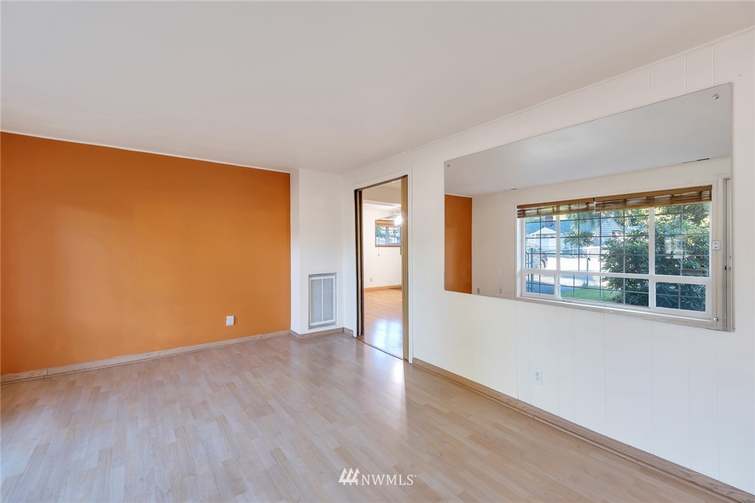 3407 Northeast 6th Place Renton, WA 98056 - Photo 3 of 16