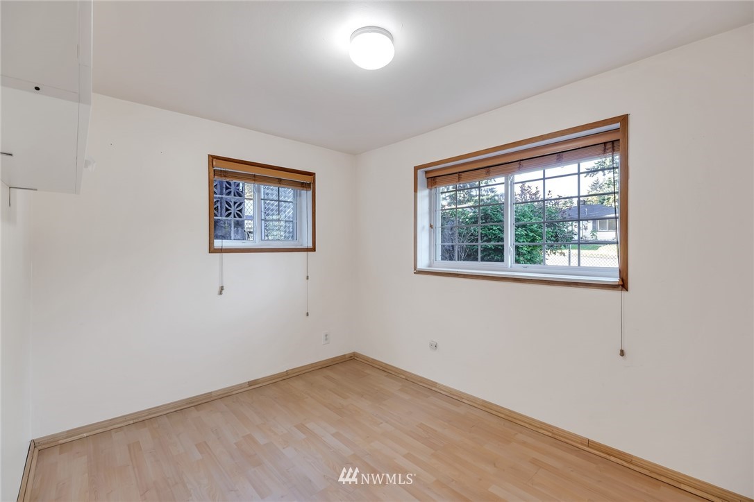 3407 Northeast 6th Place Renton, WA 98056 - Photo 4 of 16