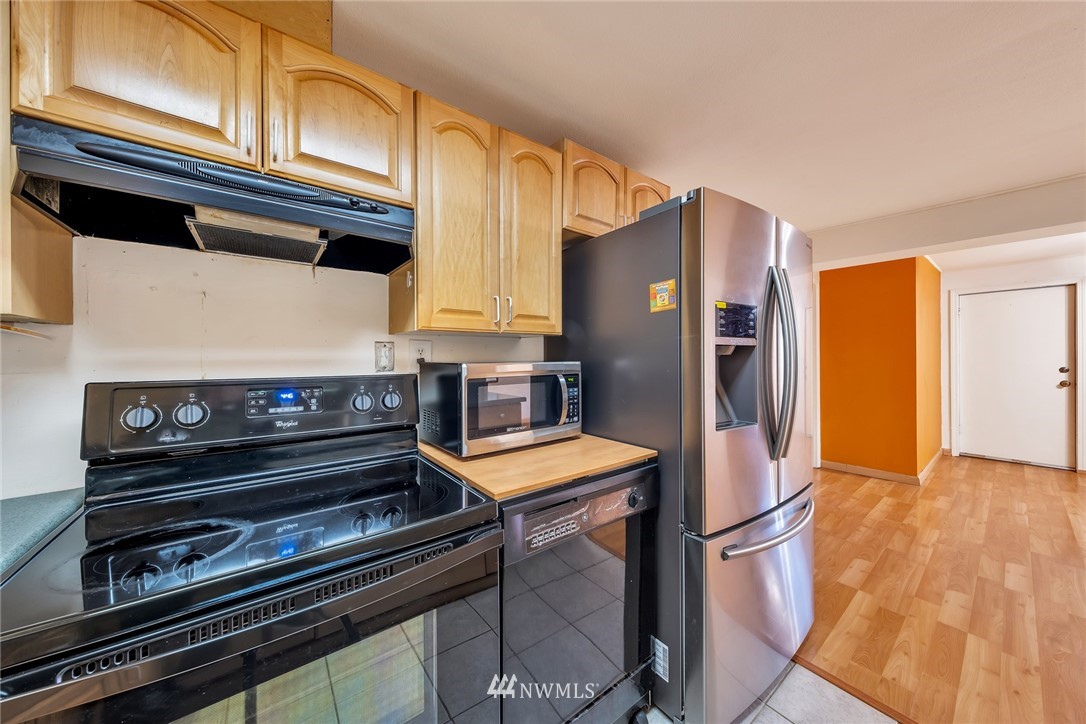 3407 Northeast 6th Place Renton, WA 98056 - Photo 8 of 16