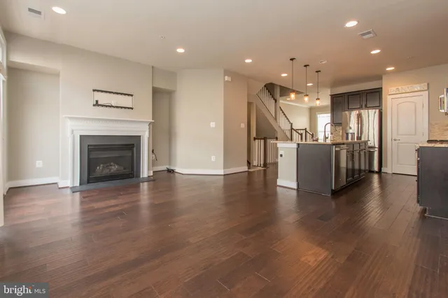 $4,100 | 408 Hendrix Avenue, Gaithersburg, MD 20878