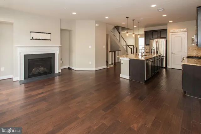 $4,100 | 408 Hendrix Avenue, Gaithersburg, MD 20878