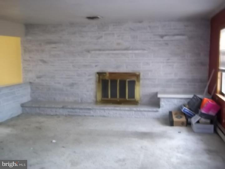 738 Oak Grove Road Logan Township, NJ 08085 - Photo 5 of 6