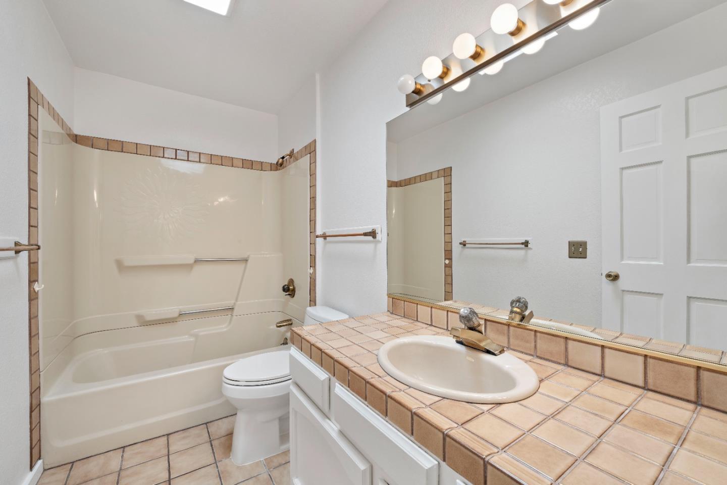 121 Creekside Court El Sobrante, CA 94803 - Photo 15 of 29