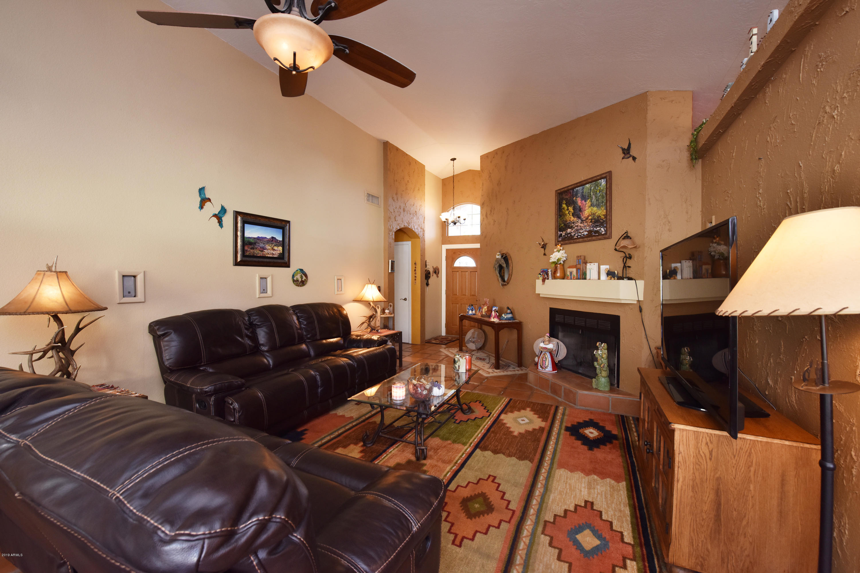 3532 East Utopia Road Phoenix, AZ 85050 - Photo 19 of 41 Living Room