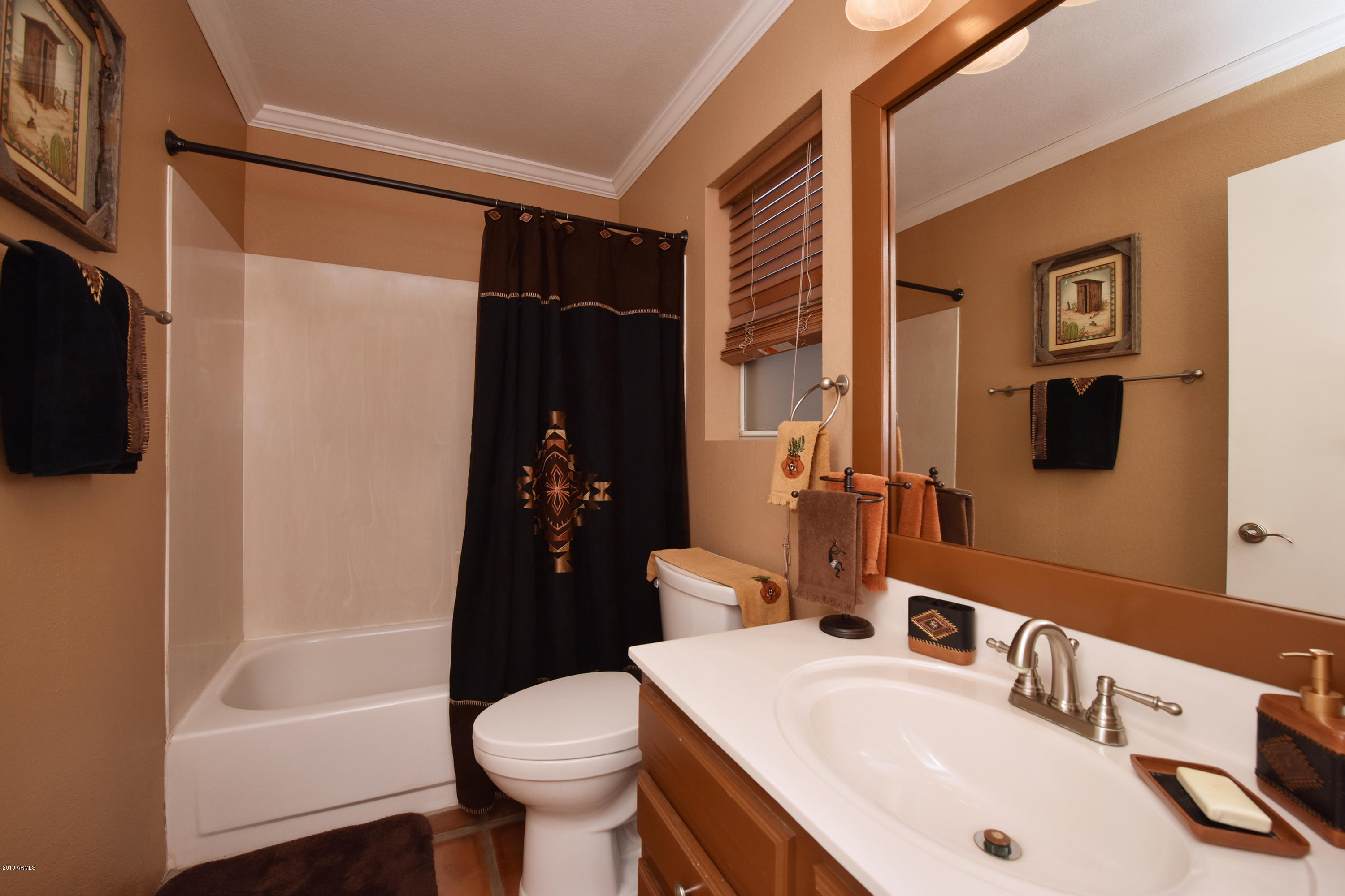 3532 East Utopia Road Phoenix, AZ 85050 - Photo 33 of 41 Great Guest Bathroom