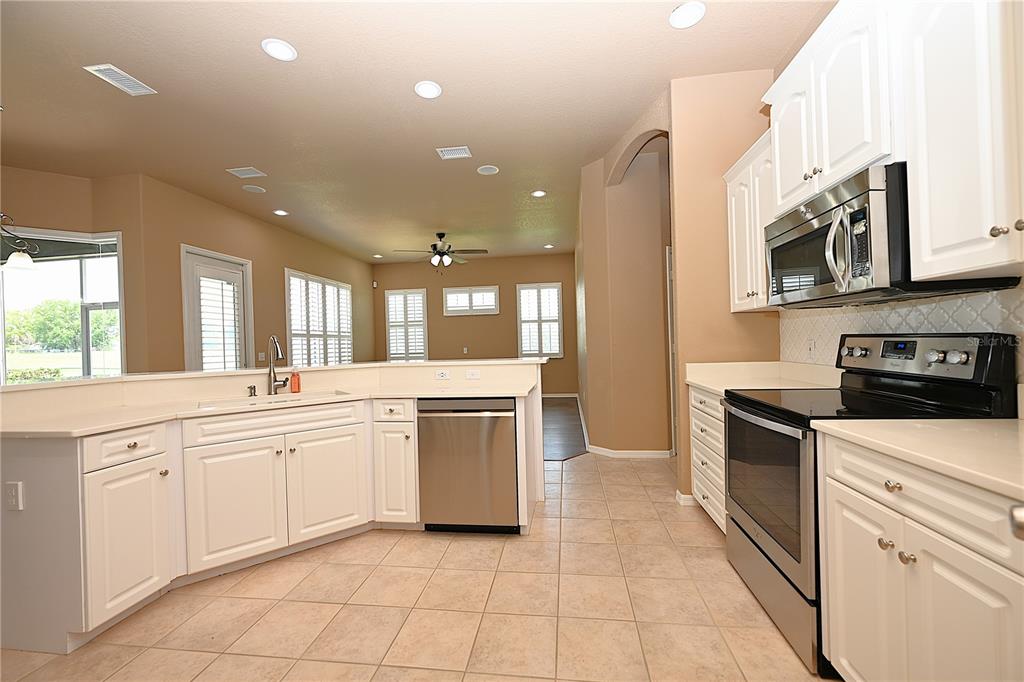 2618 High Ridge Drive Lakeland, FL 33812 - Photo 7 of 60