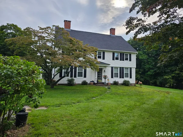 $2,200 | 8 Alto Road, Unit 2A, Burlington, CT 06013