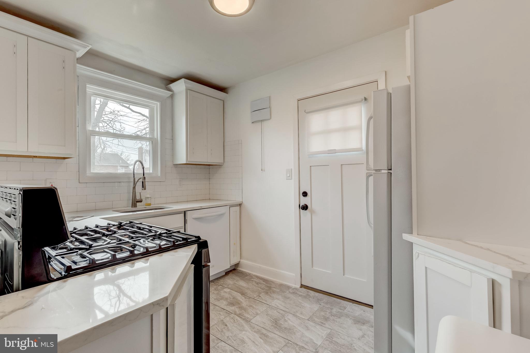 7107 Chambers Road Baltimore, MD 21234 - Photo 12 of 41