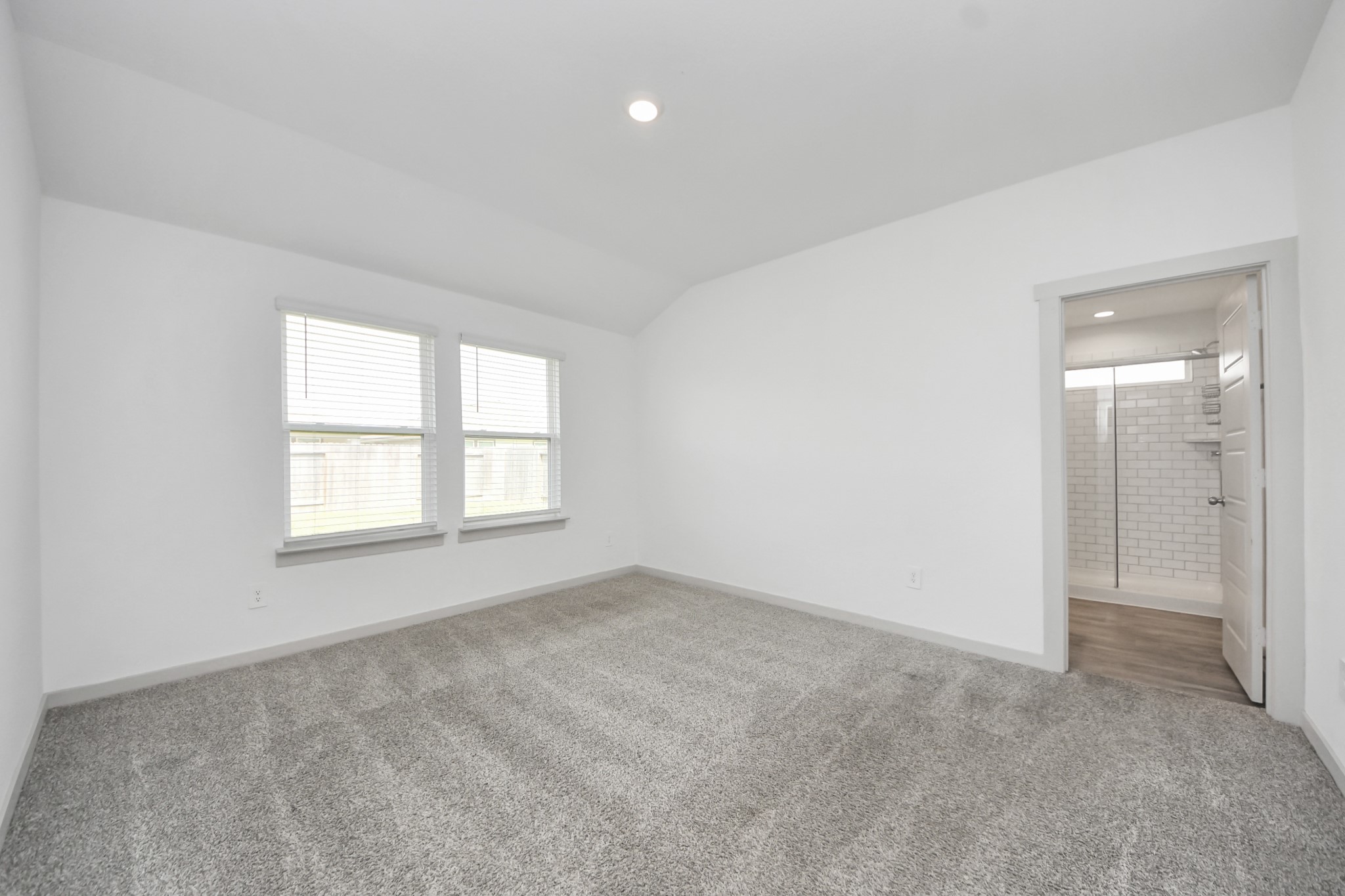 7806 Cattleman Vly Drive Rosharon, TX 77583 - Photo 25 of 40 an empty room with a window