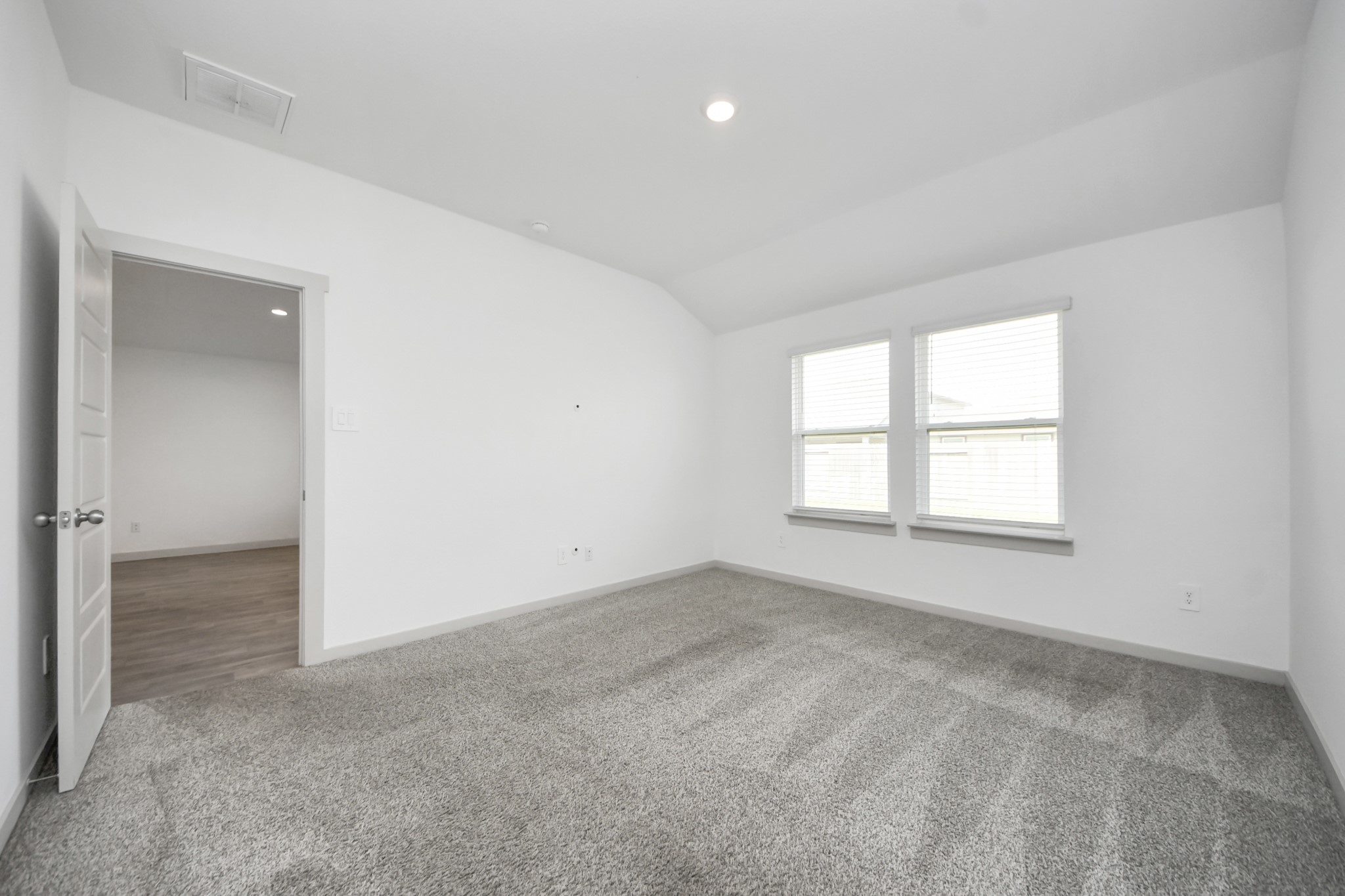 7806 Cattleman Vly Drive Rosharon, TX 77583 - Photo 26 of 40 an empty room with a window