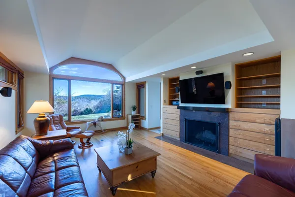 $2,495,000 | 48 Rennie Road, Hanover, NH 03755