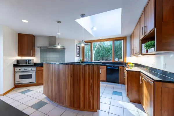 $2,495,000 | 48 Rennie Road, Hanover, NH 03755