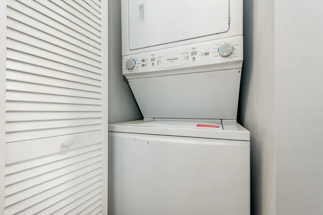 $273,000 | 1238 West Pratt Boulevard, Unit 1A, Chicago, IL 60626