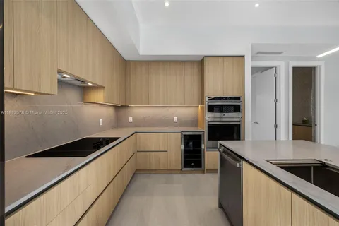 $1,590,000 | 3300 Southwest 27th Terrace, Unit 3300, Miami, FL 33133