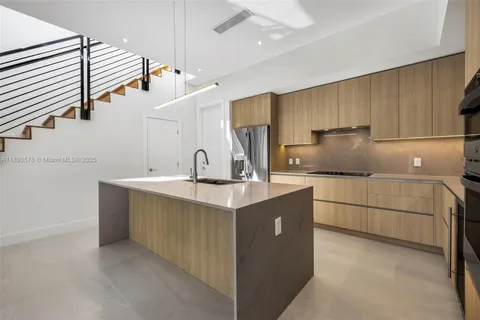 $1,590,000 | 3300 Southwest 27th Terrace, Unit 3300, Miami, FL 33133