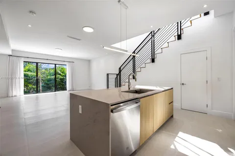 $1,590,000 | 3300 Southwest 27th Terrace, Unit 3300, Miami, FL 33133