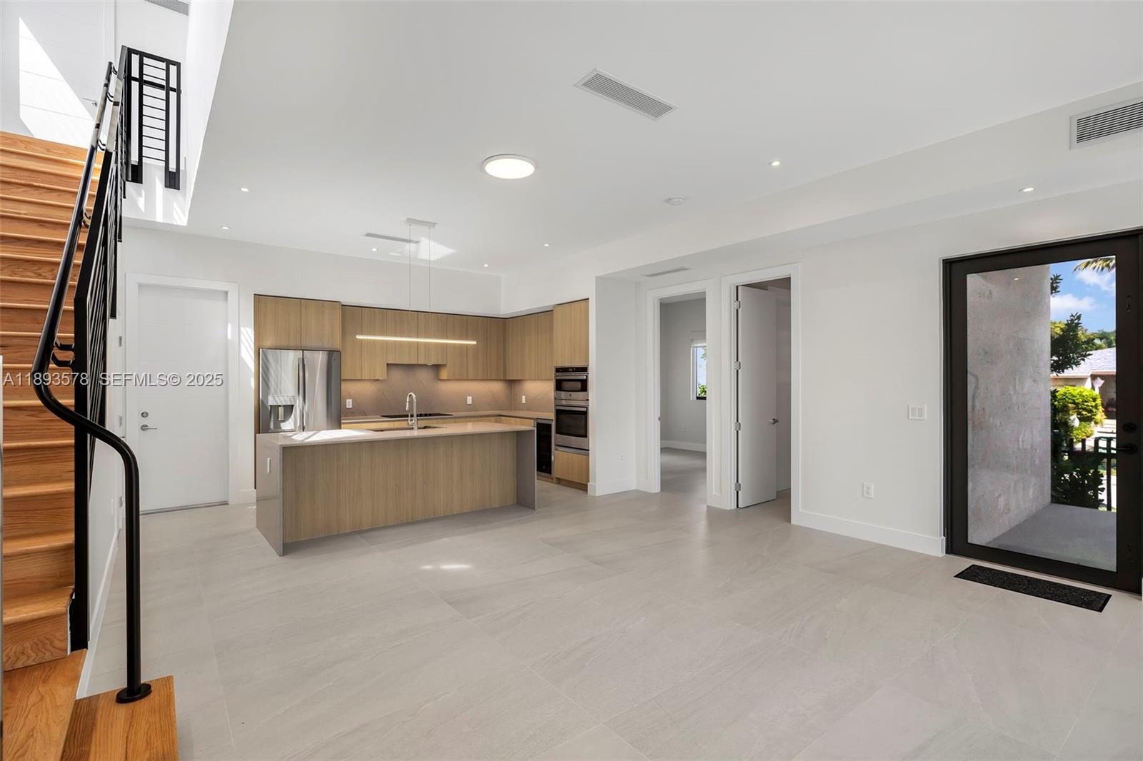 3300 Southwest 27th Terrace, Unit 3300 Miami, FL 33133 - Photo 19 of 76 Great Room