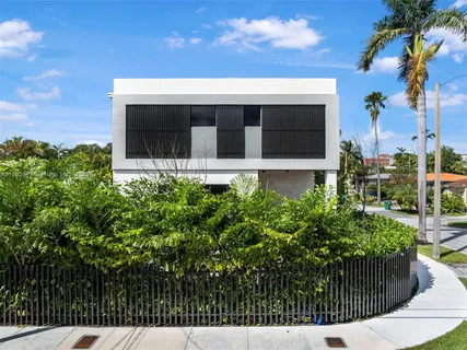 $1,590,000 | 3300 Southwest 27th Terrace, Unit 3300, Miami, FL 33133