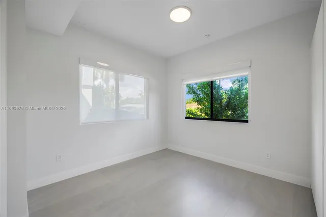 $1,590,000 | 3300 Southwest 27th Terrace, Unit 3300, Miami, FL 33133