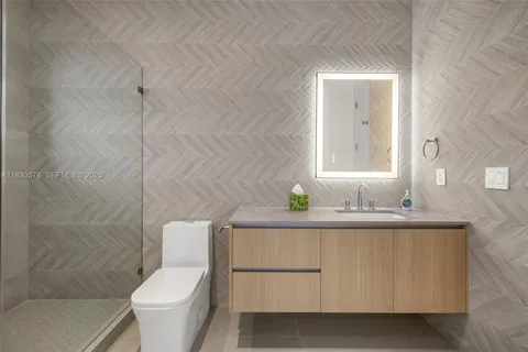 $1,590,000 | 3300 Southwest 27th Terrace, Unit 3300, Miami, FL 33133