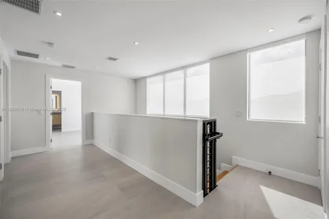 $1,590,000 | 3300 Southwest 27th Terrace, Unit 3300, Miami, FL 33133