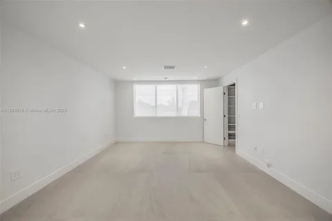 $1,590,000 | 3300 Southwest 27th Terrace, Unit 3300, Miami, FL 33133