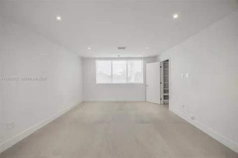 $1,590,000 | 3300 Southwest 27th Terrace, Unit 3300, Miami, FL 33133