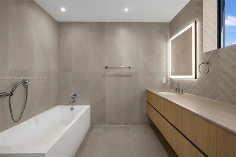 $1,590,000 | 3300 Southwest 27th Terrace, Unit 3300, Miami, FL 33133