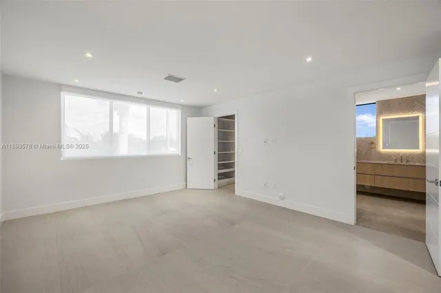 $1,590,000 | 3300 Southwest 27th Terrace, Unit 3300, Miami, FL 33133