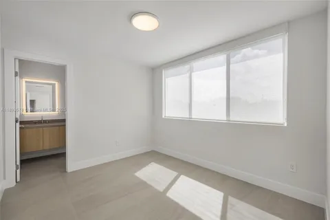 $1,590,000 | 3300 Southwest 27th Terrace, Unit 3300, Miami, FL 33133