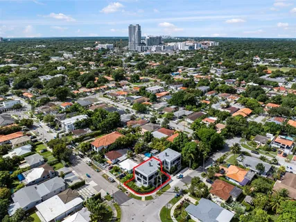 $1,590,000 | 3300 Southwest 27th Terrace, Unit 3300, Miami, FL 33133