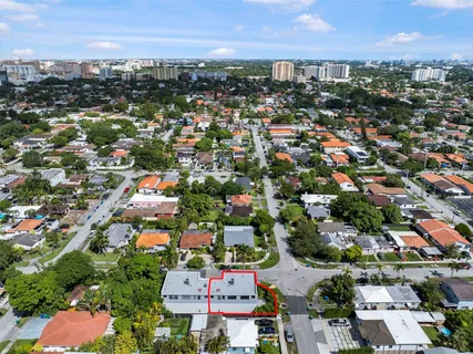 $1,590,000 | 3300 Southwest 27th Terrace, Unit 3300, Miami, FL 33133