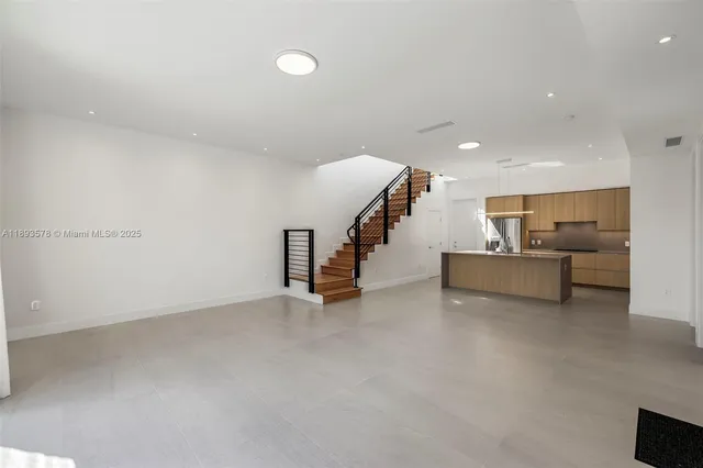 $1,590,000 | 3300 Southwest 27th Terrace, Unit 3300, Miami, FL 33133