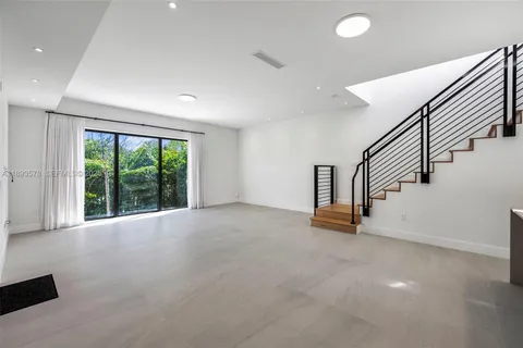 $1,590,000 | 3300 Southwest 27th Terrace, Unit 3300, Miami, FL 33133