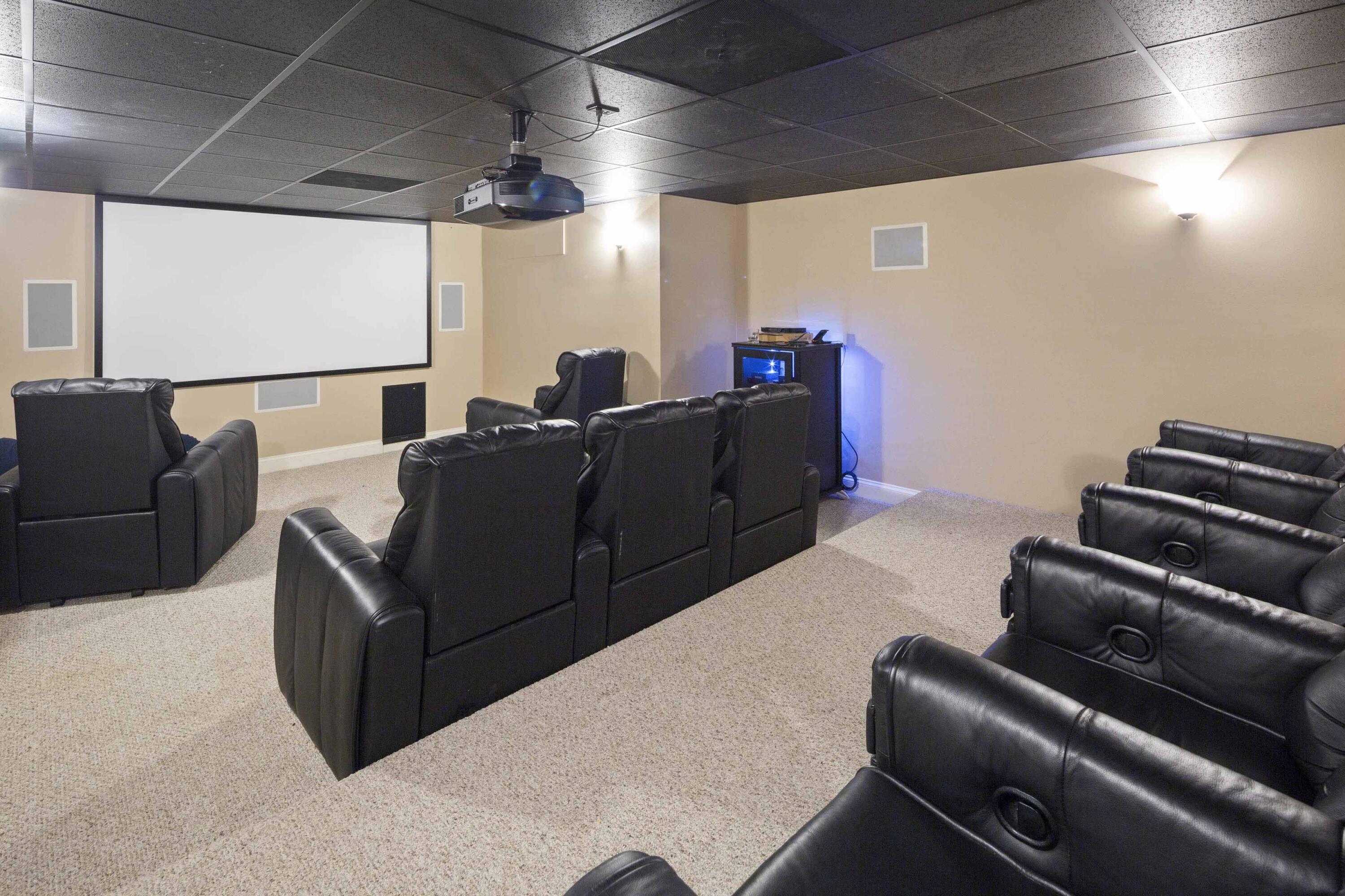 375 Baxter Neck Road Marstons Mills, MA 02648 - Photo 59 of 62 a living room with furniture