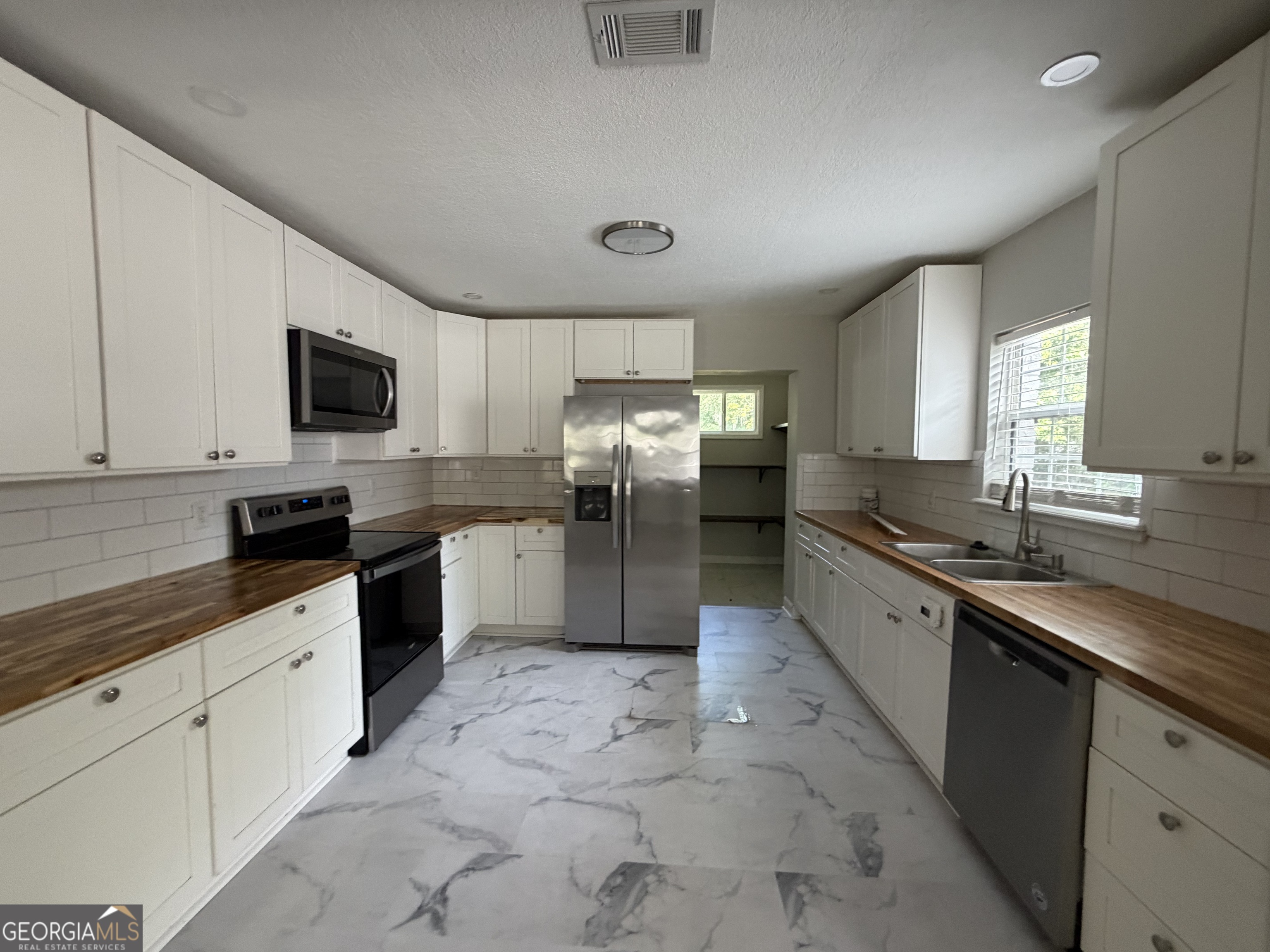 216 Clarks Bluff Road Kingsland, GA 31548 - Photo 4 of 12