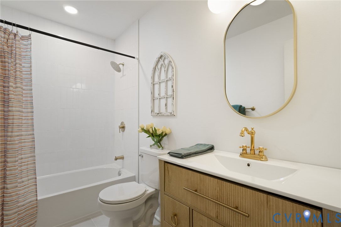 3056 Davis Mill Road Goochland, VA 23063 - Photo 31 of 46 Bathroom featuring a wood-finish vanity with a whi