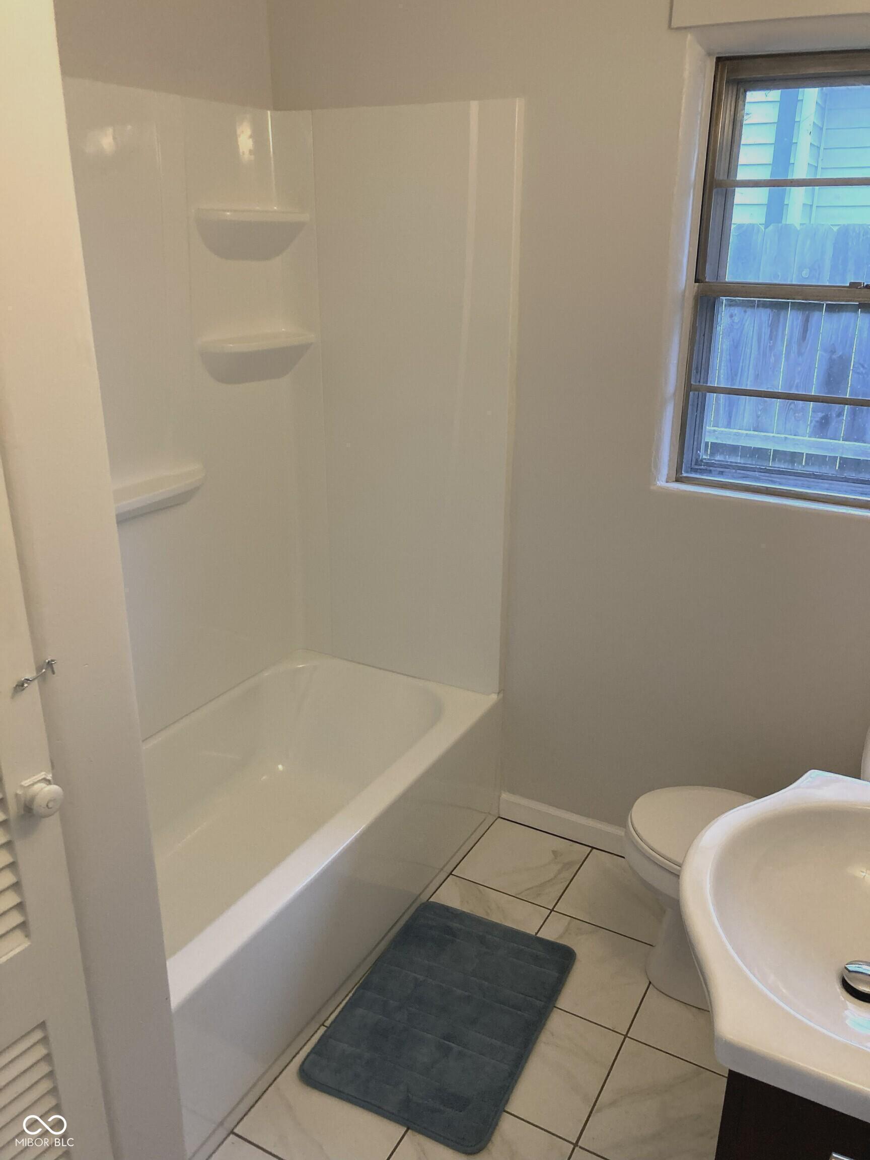 417 North Fenton Avenue Indianapolis, IN 46219 - Photo 21 of 33