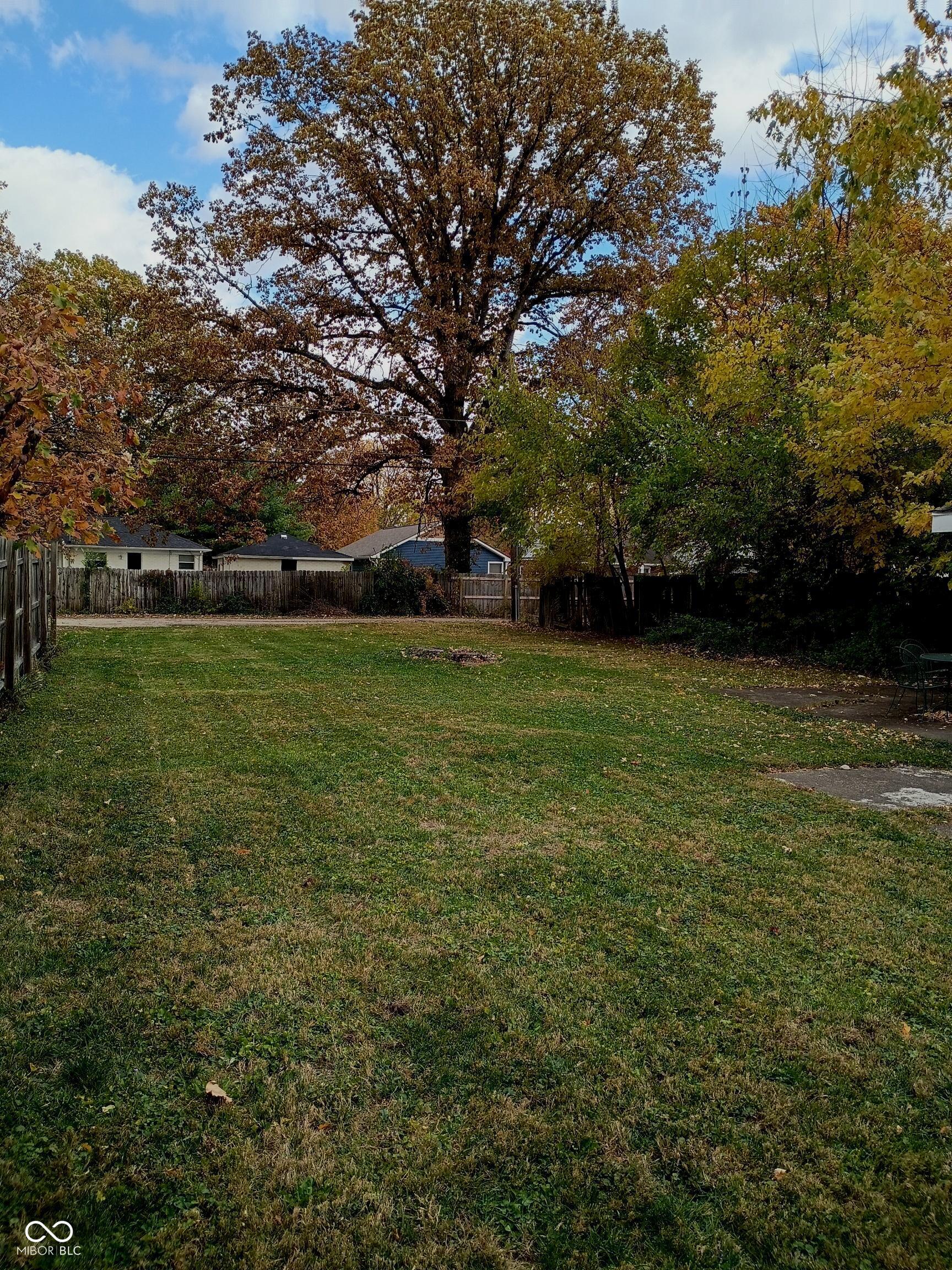 417 North Fenton Avenue Indianapolis, IN 46219 - Photo 9 of 33