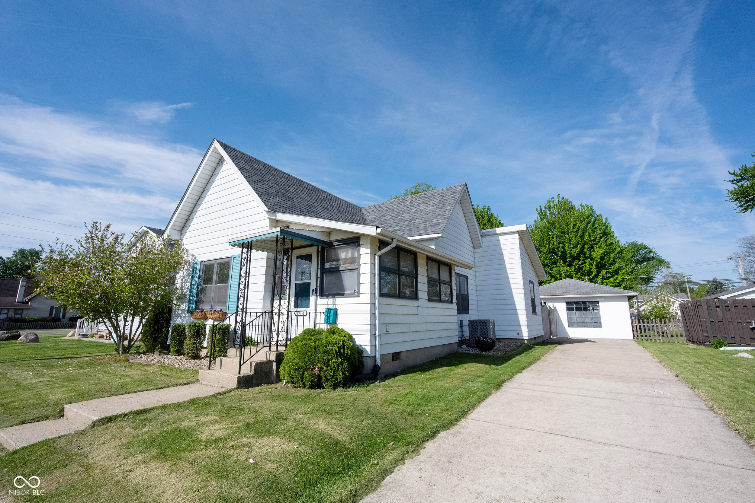 306 South East Street Pendleton, IN 46064 - Photo 3 of 47