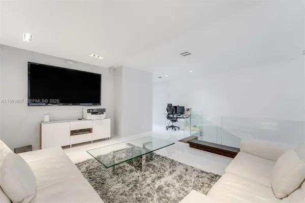 $1,699,000 | 1524 Northeast Quayside Terrace, Unit A4, Miami, FL 33138