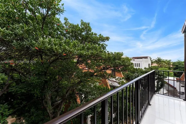 $1,699,000 | 1524 Northeast Quayside Terrace, Unit A4, Miami, FL 33138