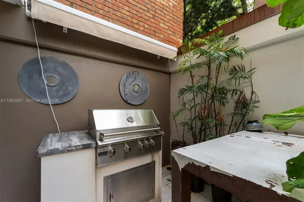 $1,699,000 | 1524 Northeast Quayside Terrace, Unit A4, Miami, FL 33138