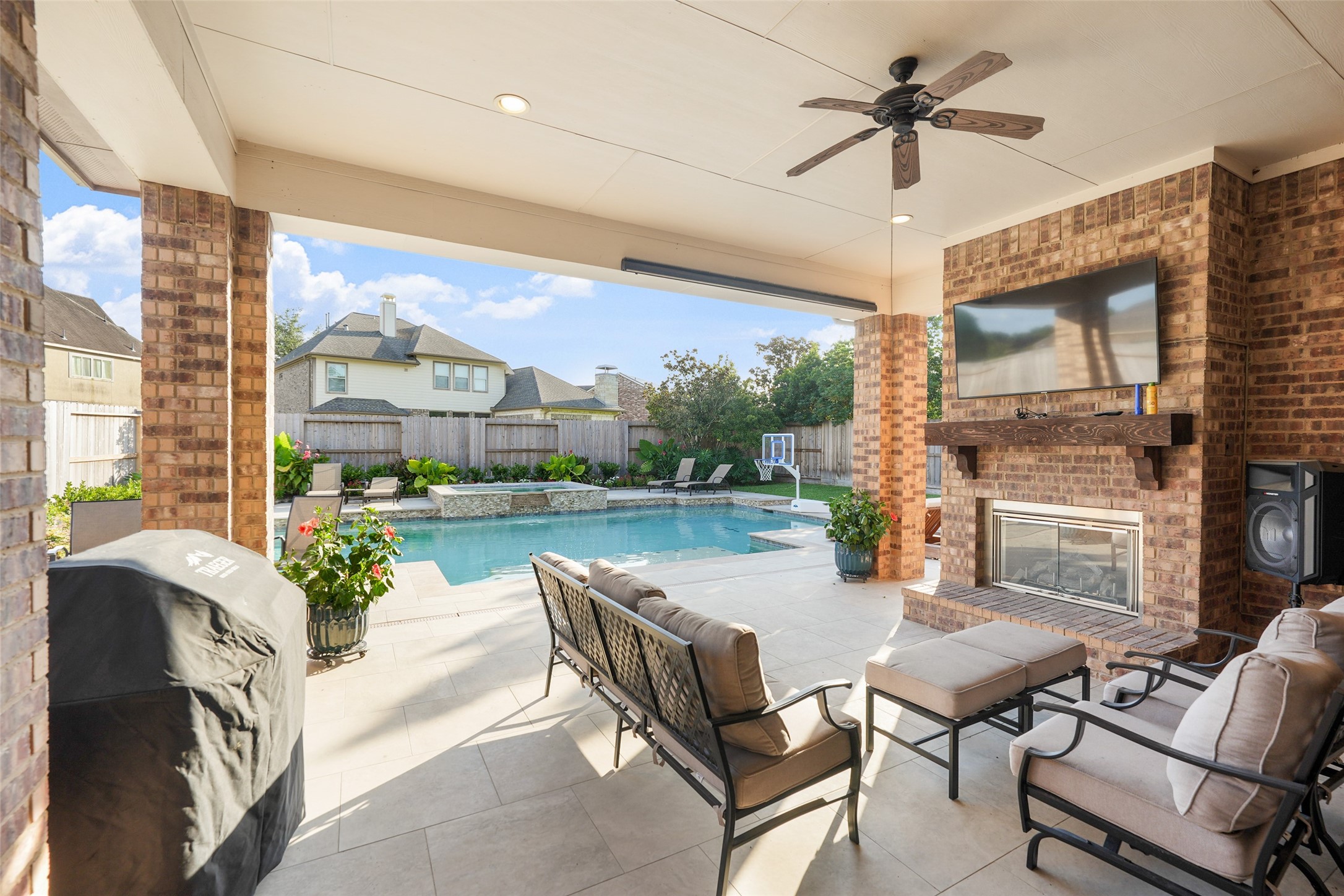 8206 Caroline Ridge Drive Humble, TX 77396 - Photo 6 of 45