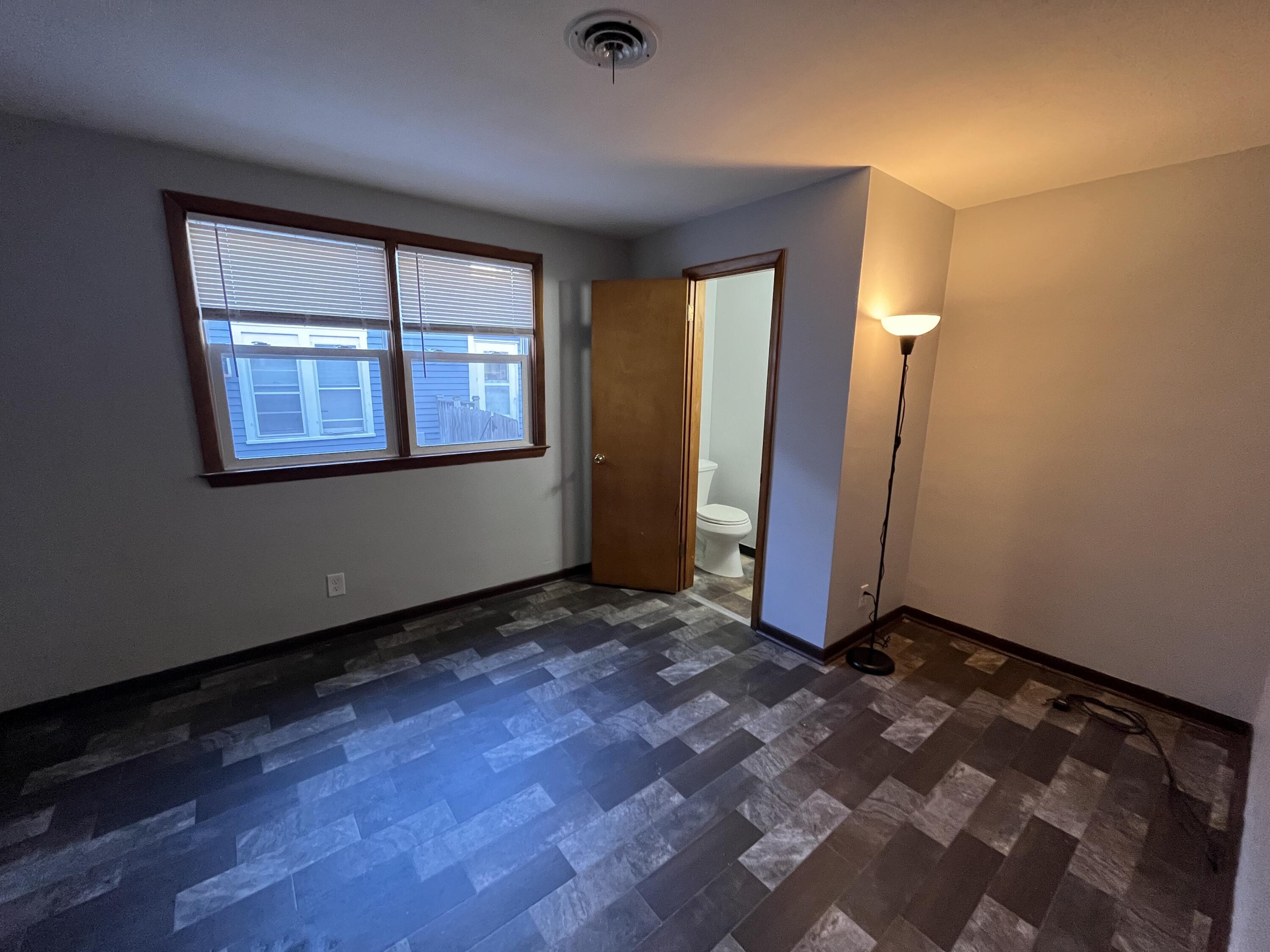 909 College Avenue Racine, WI 53403 - Photo 11 of 44 909 Unit 1(8)