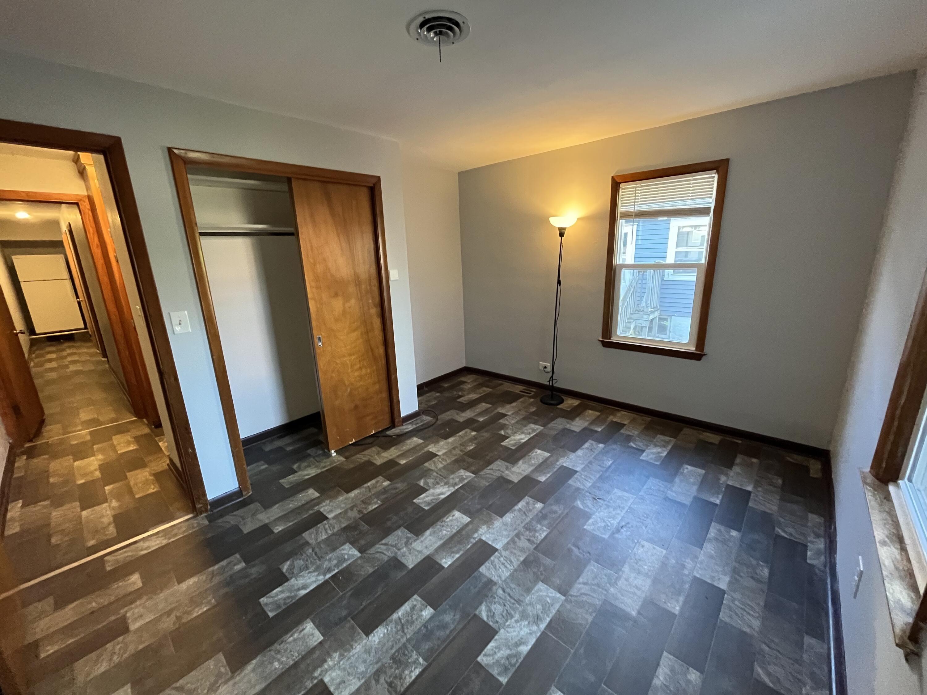 909 College Avenue Racine, WI 53403 - Photo 12 of 44 909 Unit 1(9)